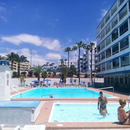 5 Min Walk From Yumbo! 517 Apartment *